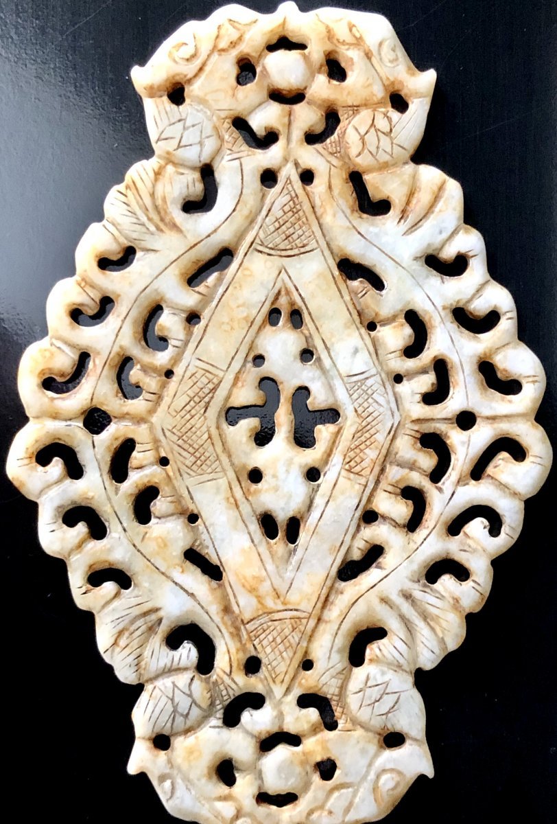 Chine, Ancienne Plaque De Jade Sculpté Et Ajouré Esprit Dynastie Des Han Occidentaux.-photo-4