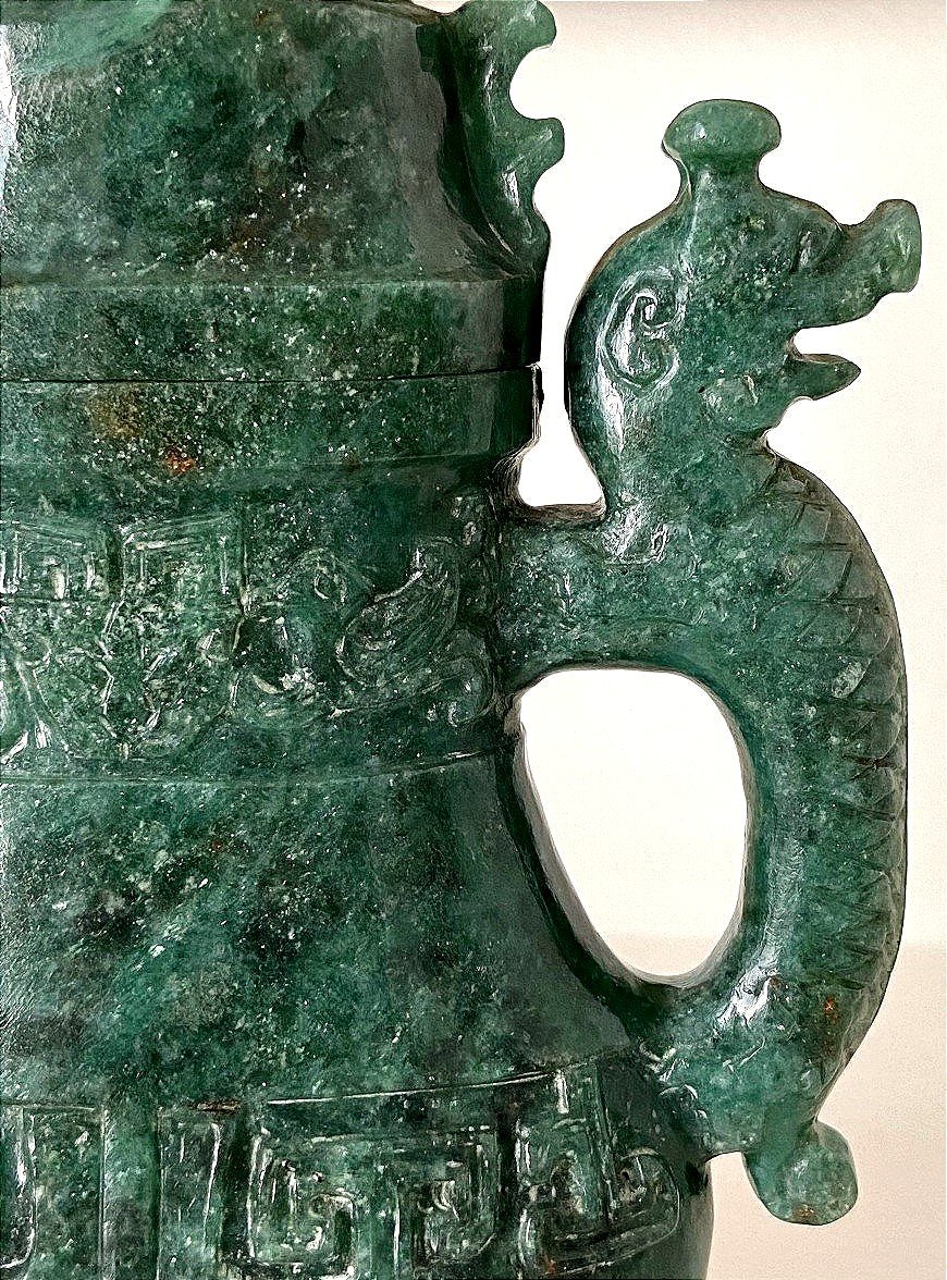 Chine, Années 1950/1960, Pot Couvert En Pierre Dure Dans Le Style Archaïque."
