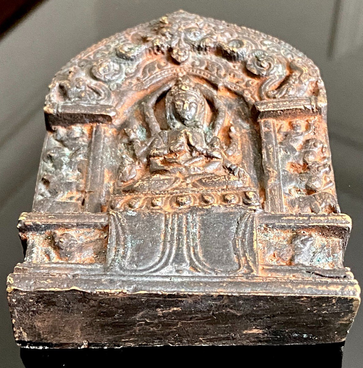 Népal, Début Du XIXème Siècle, Rare Autel En Bronze Dédié Au Bodhisattva Sadaksari.-photo-1