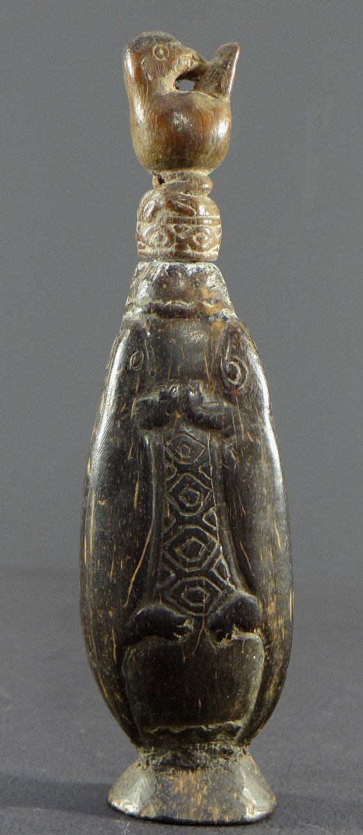 Indonésie, île De Timor, Rare Boîte à Craie (bétel) En Bois Sculpté De Lézards Et d'Un Oiseau.