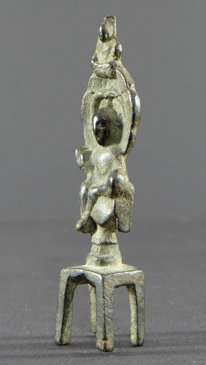China, Northern Wei Dynasty (386–534), Rare Small Bronze Altar Of Kwan Yin For Royal Worship. -photo-4