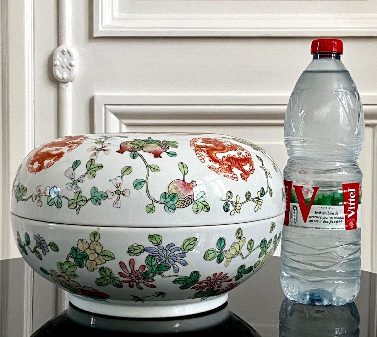 Chine, Milieu Du XXème Siècle, Important Coffret Rond En Porcelaine Décor De Phénix Et Dragons.-photo-5