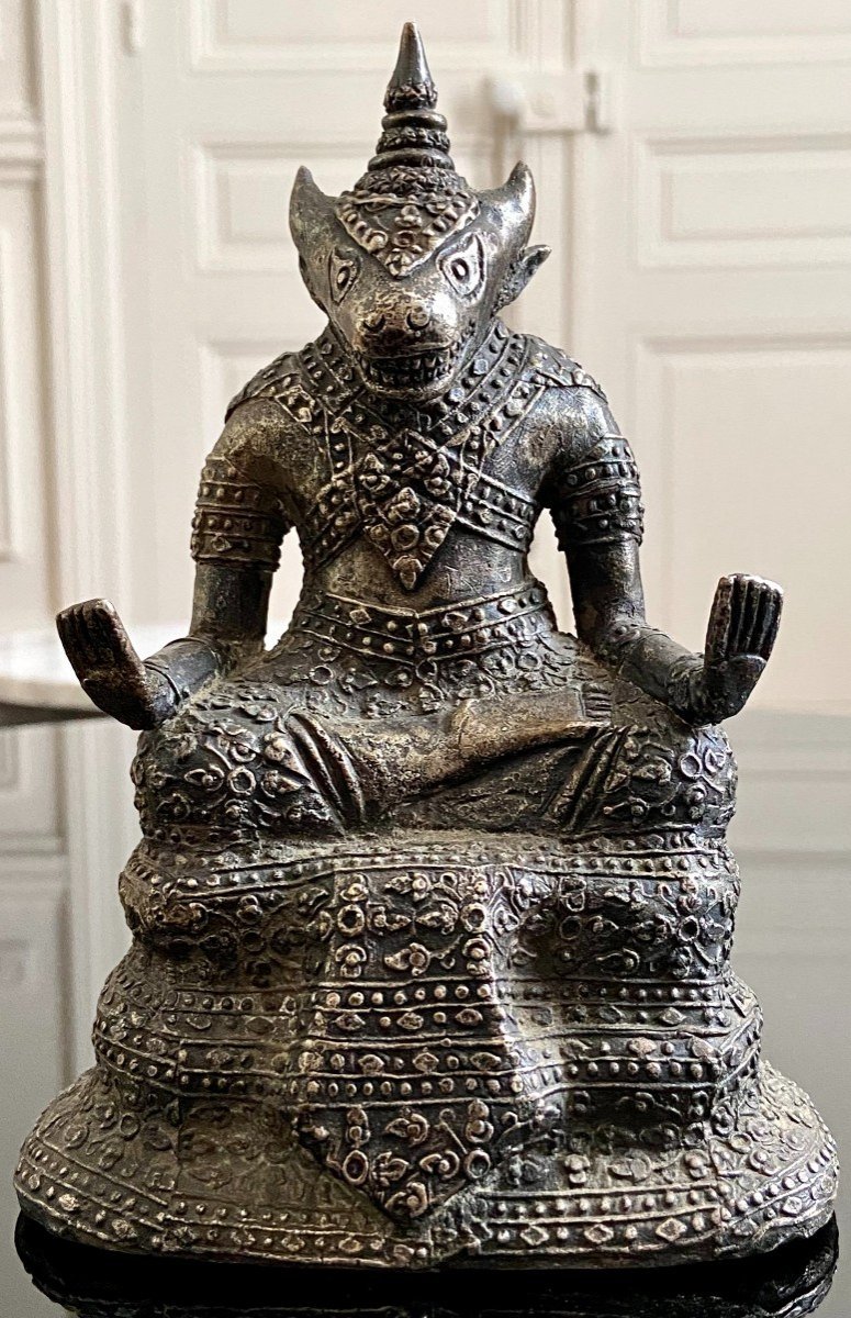 Thaïlande, Premier Tiers XXème Siècle, Statuette Bronze Argenté Divinité Tête Taureau.-photo-2