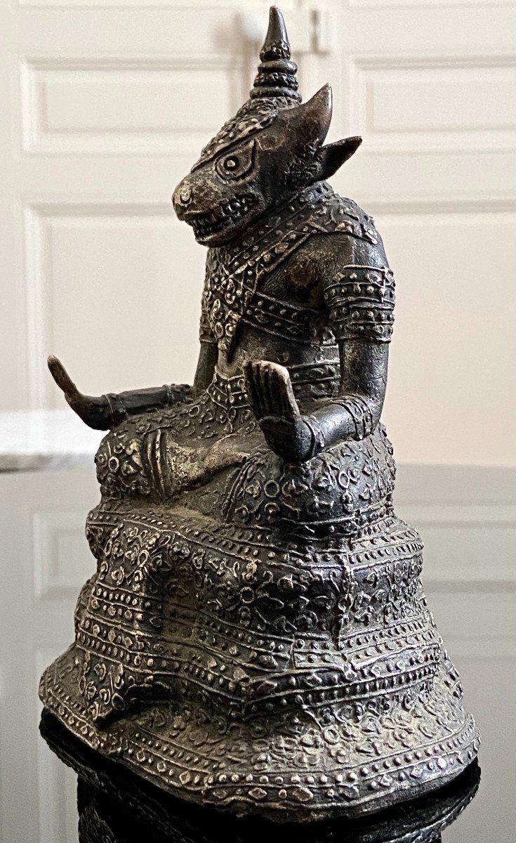 Thaïlande, Premier Tiers XXème Siècle, Statuette Bronze Argenté Divinité Tête Taureau.-photo-1
