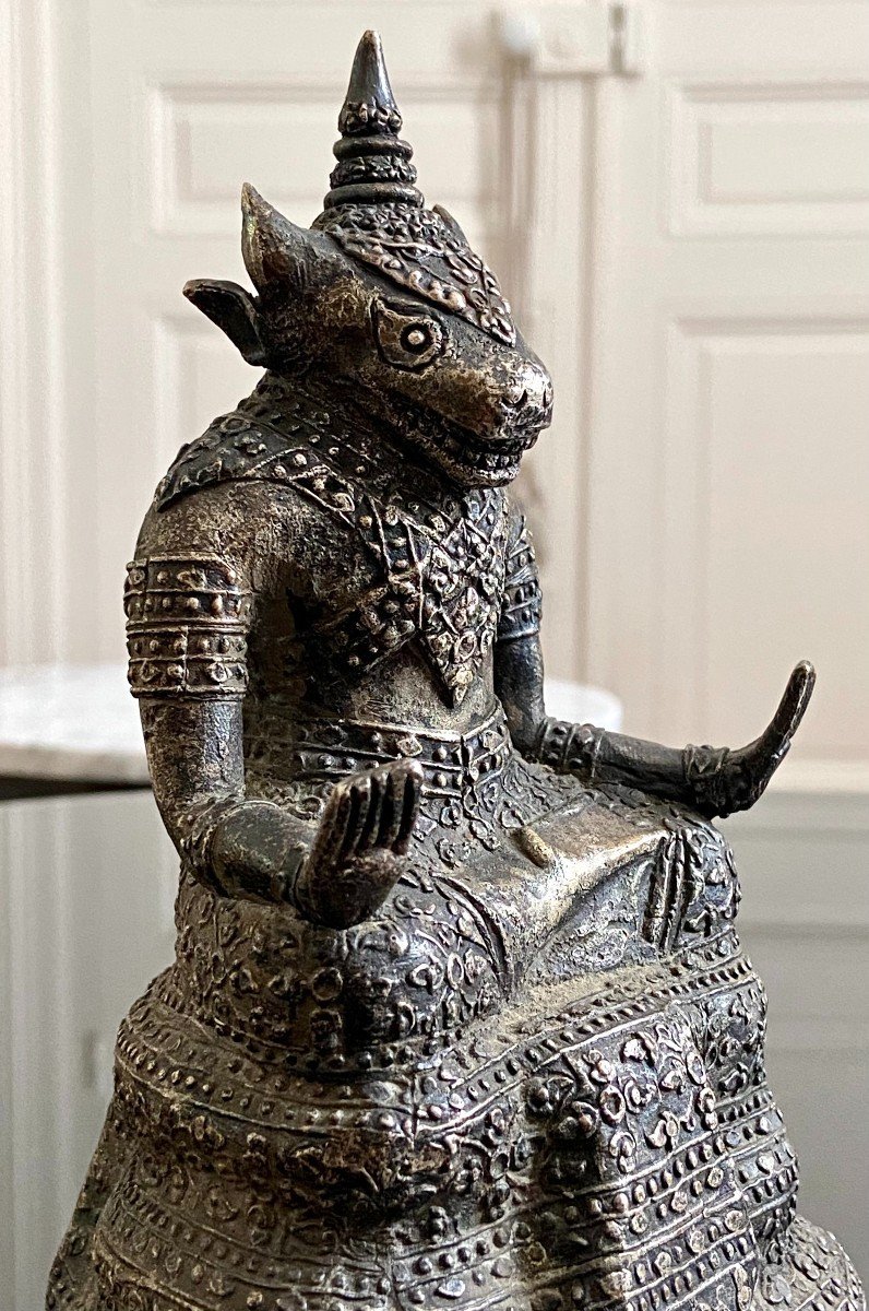 Thaïlande, Premier Tiers XXème Siècle, Statuette Bronze Argenté Divinité Tête Taureau.-photo-3