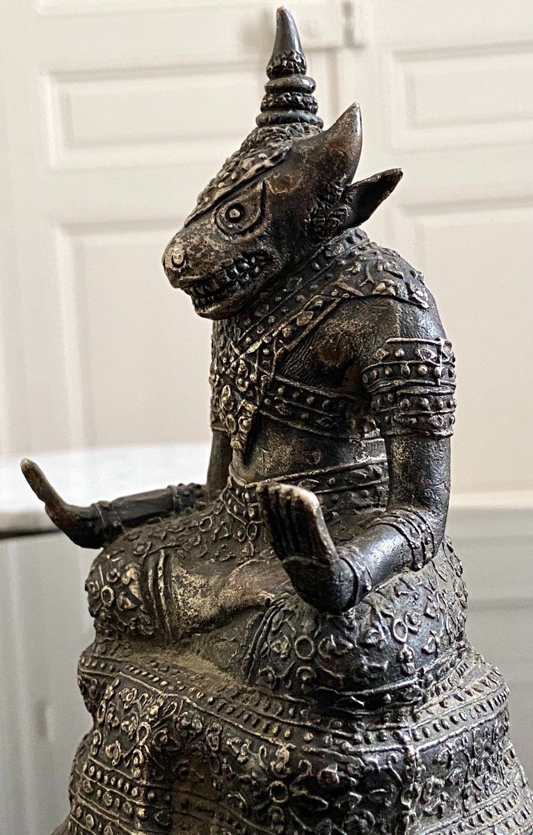 Thaïlande, Premier Tiers XXème Siècle, Statuette Bronze Argenté Divinité Tête Taureau.-photo-4