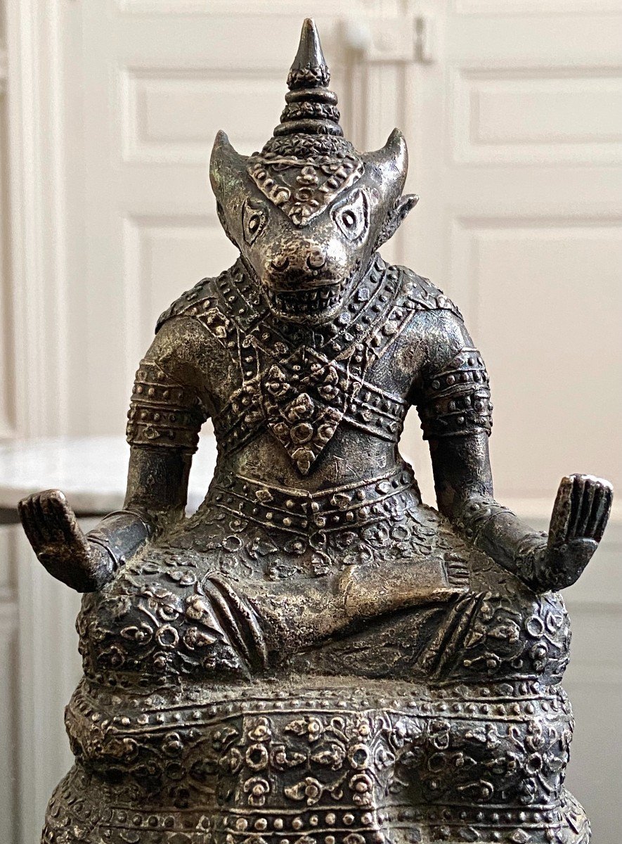 Thaïlande, Premier Tiers XXème Siècle, Statuette Bronze Argenté Divinité Tête Taureau.-photo-5