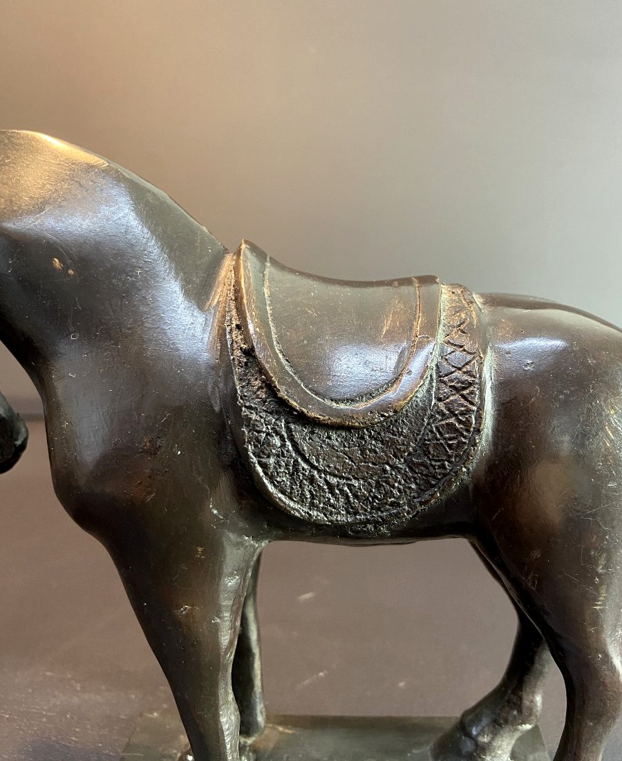Chine, Milieu XXème siècle, Bronze à représentation d'un cheval.-photo-3