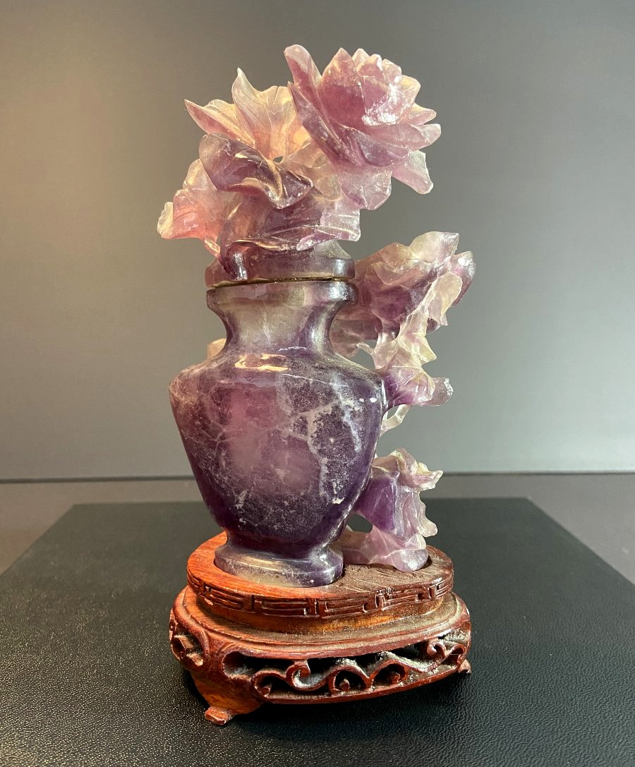 China, First Half Of The 20th Century, Pink Quartz Depicting A Bouquet Of Flowers