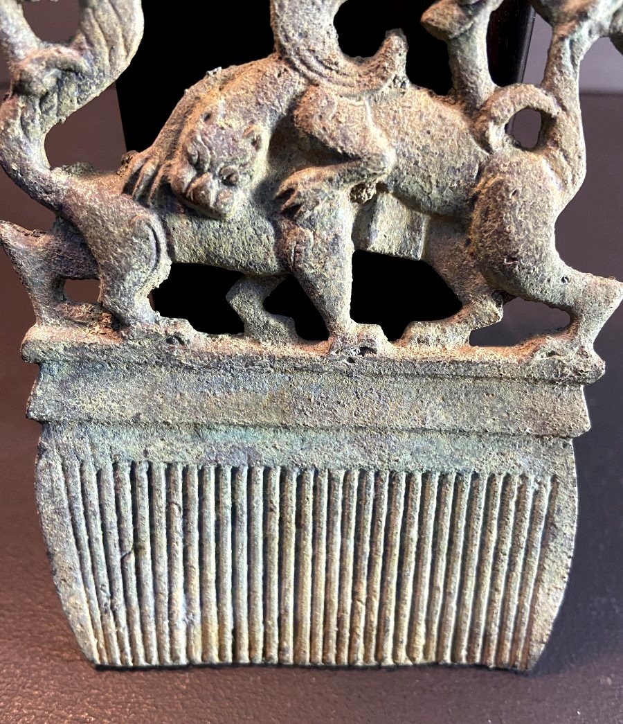 China, Qing Dynasty, Bronze Comb Decorated At The Top With A Dragon Surmounting Two Tigers.-photo-4