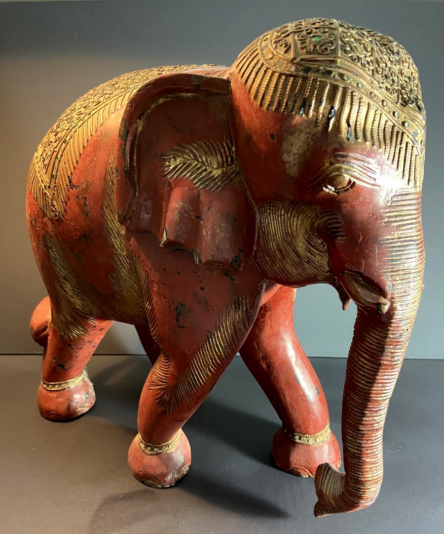Inde, Milieu Du XXème Siècle, Sculpture à représentation d'un éléphant en bois laqué.-photo-2
