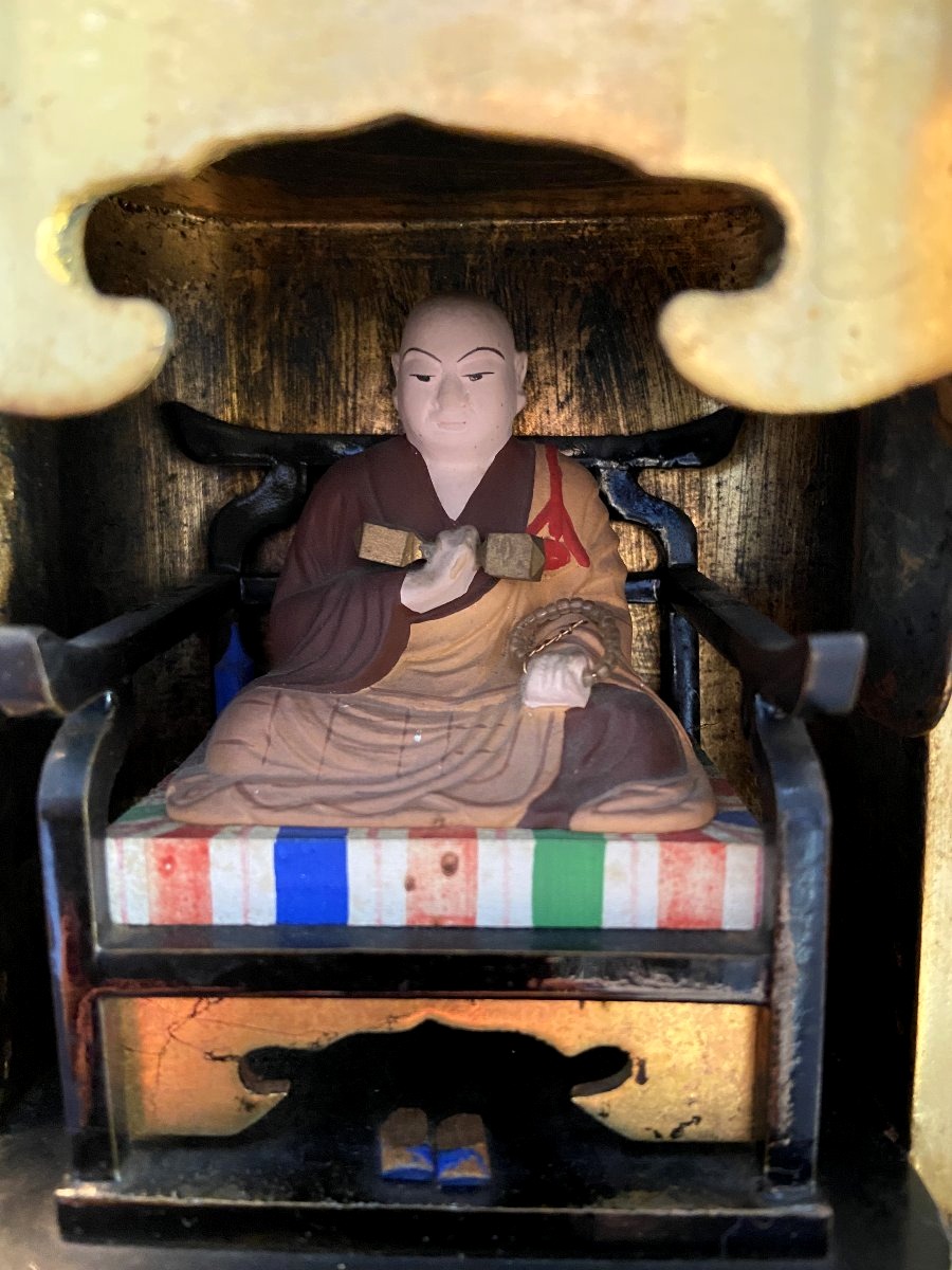 Japon, 1920/1930, Sanctuaire bouddhiste contenant une statue en bois du Maître Zen Kobo Daishi.-photo-4