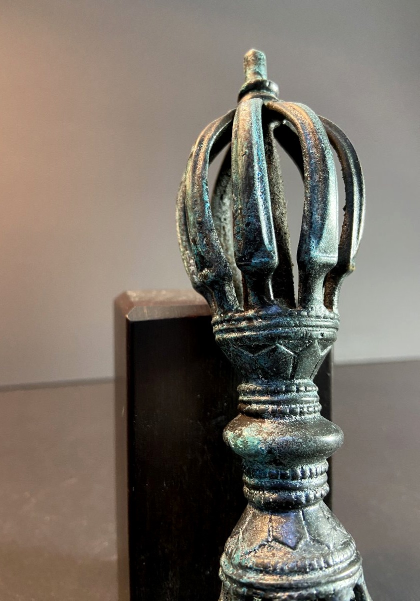 Tibet, Late 19th Century, Oblong 9-pointed Bronze Vajra.-photo-6