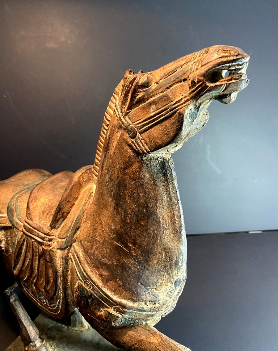 Chine, circa 19﻿60/1970,  Cheval en bois laqué dans l'esprit des créations de l'époque Tang.-photo-2