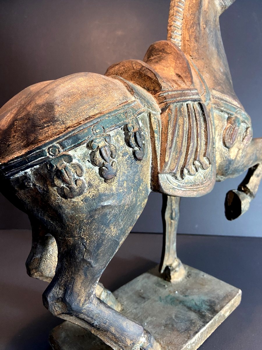 Chine, circa 19﻿60/1970,  Cheval en bois laqué dans l'esprit des créations de l'époque Tang.-photo-3