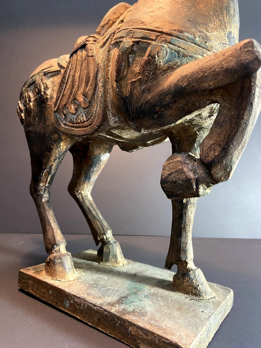 Chine, circa 19﻿60/1970,  Cheval en bois laqué dans l'esprit des créations de l'époque Tang.-photo-2