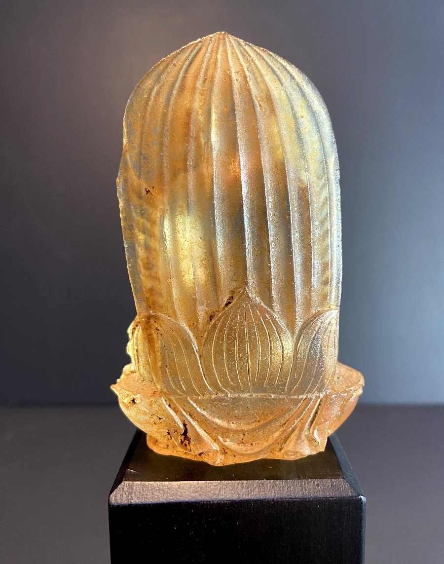 Chine Dynastie Qing, Début du XIXème siècle, Statue en verre représentant le Bouddha Akshobhya.-photo-4