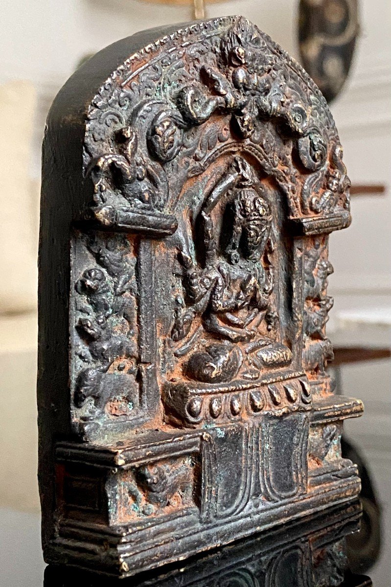 Nepal, Beginning Of The XIXth Century, Rare Bronze Altar Dedicated To Bodhisattva Sadaksari.-photo-2