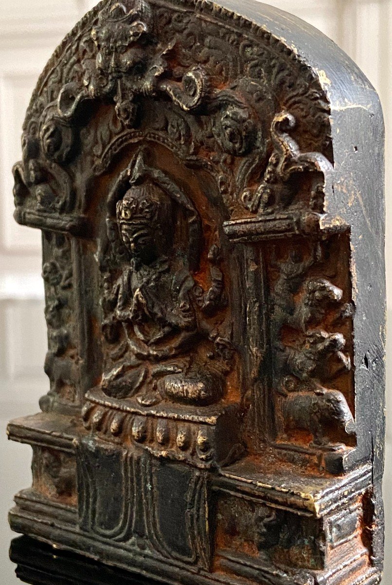 Népal, Début Du XIXème Siècle, Rare Autel En Bronze Dédié Au Bodhisattva Sadaksari.-photo-4