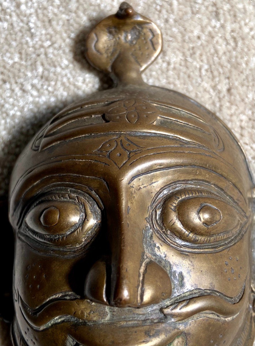 South India, XIXth Century, Mask Of Shiva Mukhalinga In Bronze.-photo-2