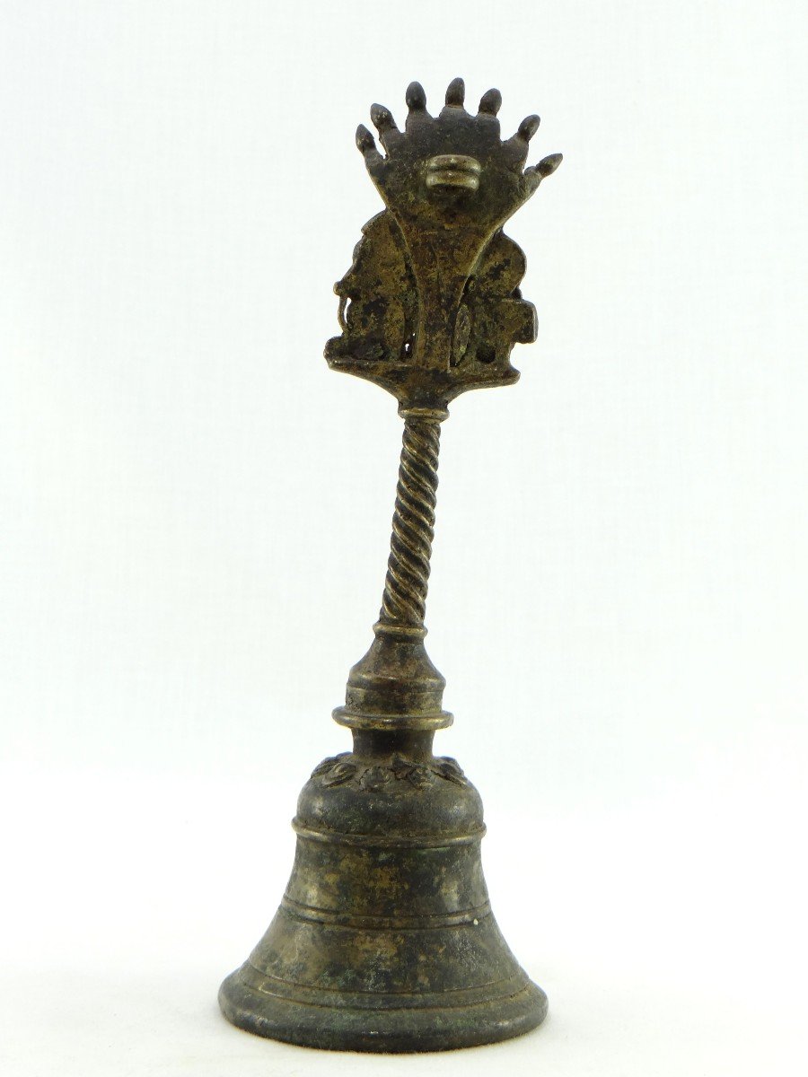 Inde, XIXème Siècle, Cloche Rituelle En Bronze Ornée Des Dieux Ganesh Et Hanuman.-photo-4