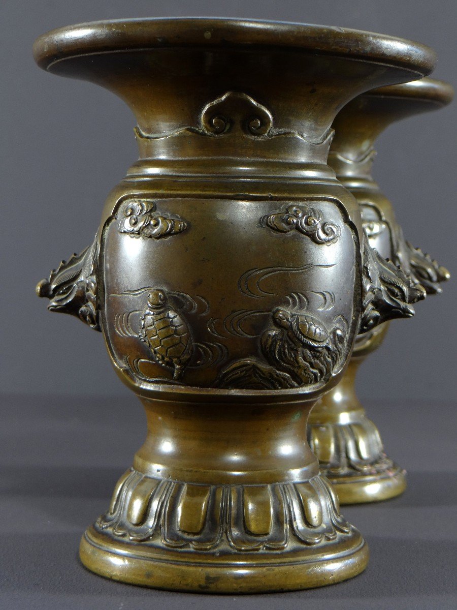 Chine, Dynastie Qing, XIXème Siècle, Paire De Vases En Bronze Motifs Dragons, Tortues, Coqs. -photo-4