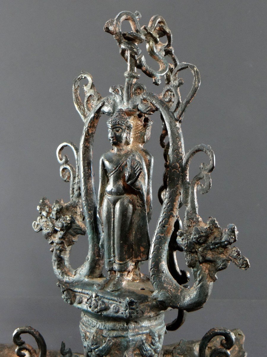 Inde Du Nord, Première Moitié Du XXème Siècle, Lampe De Temple Bronze Cuivré Décor De Bouddha.-photo-7