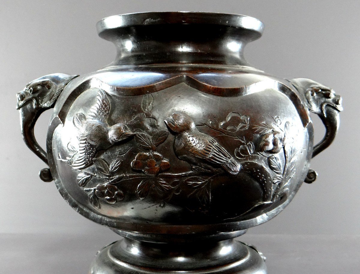 Japon, Début Du XXème Siècle, ère Meiji, Vase Tripode En Bronze Décor d'Oiseaux. -photo-1