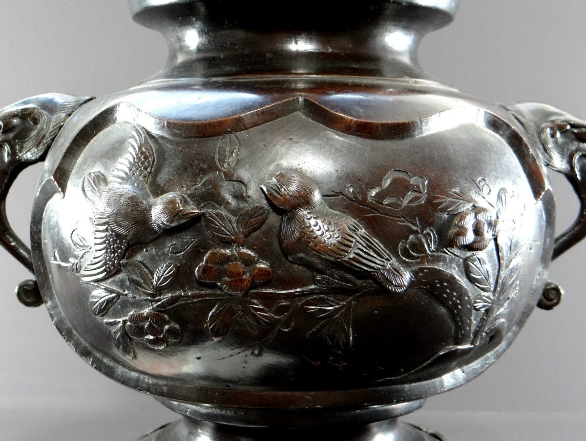 Japon, Début Du XXème Siècle, ère Meiji, Vase Tripode En Bronze Décor d'Oiseaux. -photo-2