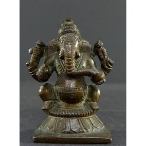 Inde, XIXème Siècle, Ancienne Petite Statue De Ganesh En Bronze. 