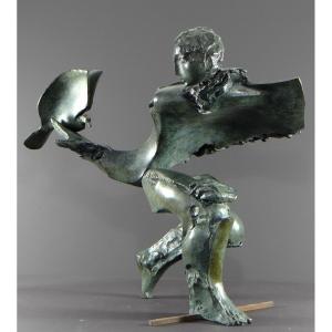 Bernard Vié (né En 1947), Statue Bronze "le Jeune Homme Et l'Oiseau". 