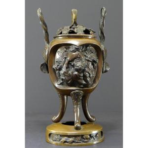 Vietnam, Fin Du XIXème  - Début Du XXème Siècle, Brûle-parfum En Bronze Décor De Chiens De Fo. 
