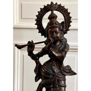 Inde, Milieu Du XXème Siècle, Grande Statue En Bronze De Krishna Jouant De La Flûte.