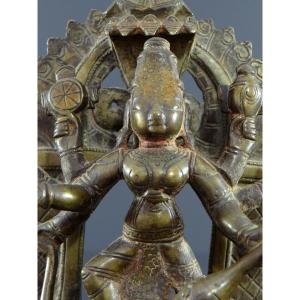 Inde, XVIIIème Siècle Ou Antérieur, Groupe En Bronze à Représentation De La Déesse Durga.