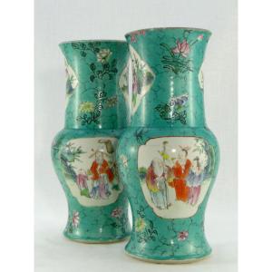 China, 19th Century, Pair Of Porcelain Vases Decorated With Dignitaries And Children.