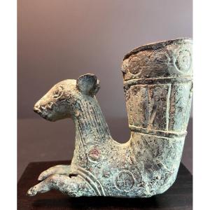 Civilisation de Bactriane, 400 avant notre ère, Rhyton décoré d'un buste de tigre rugissant.