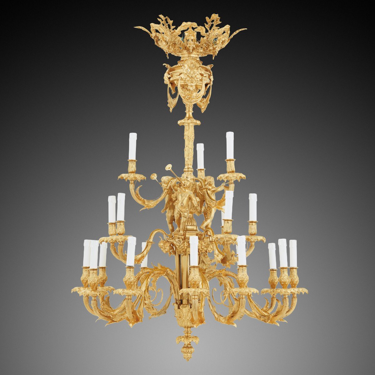 Lustre En Bronze Doré De Style Louis XIV.