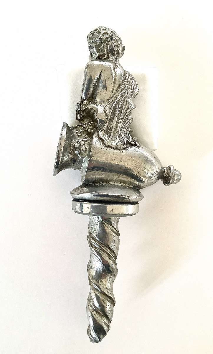 "Bacchus chevauchant une urne de vin". Bouchon de bouteille-photo-2