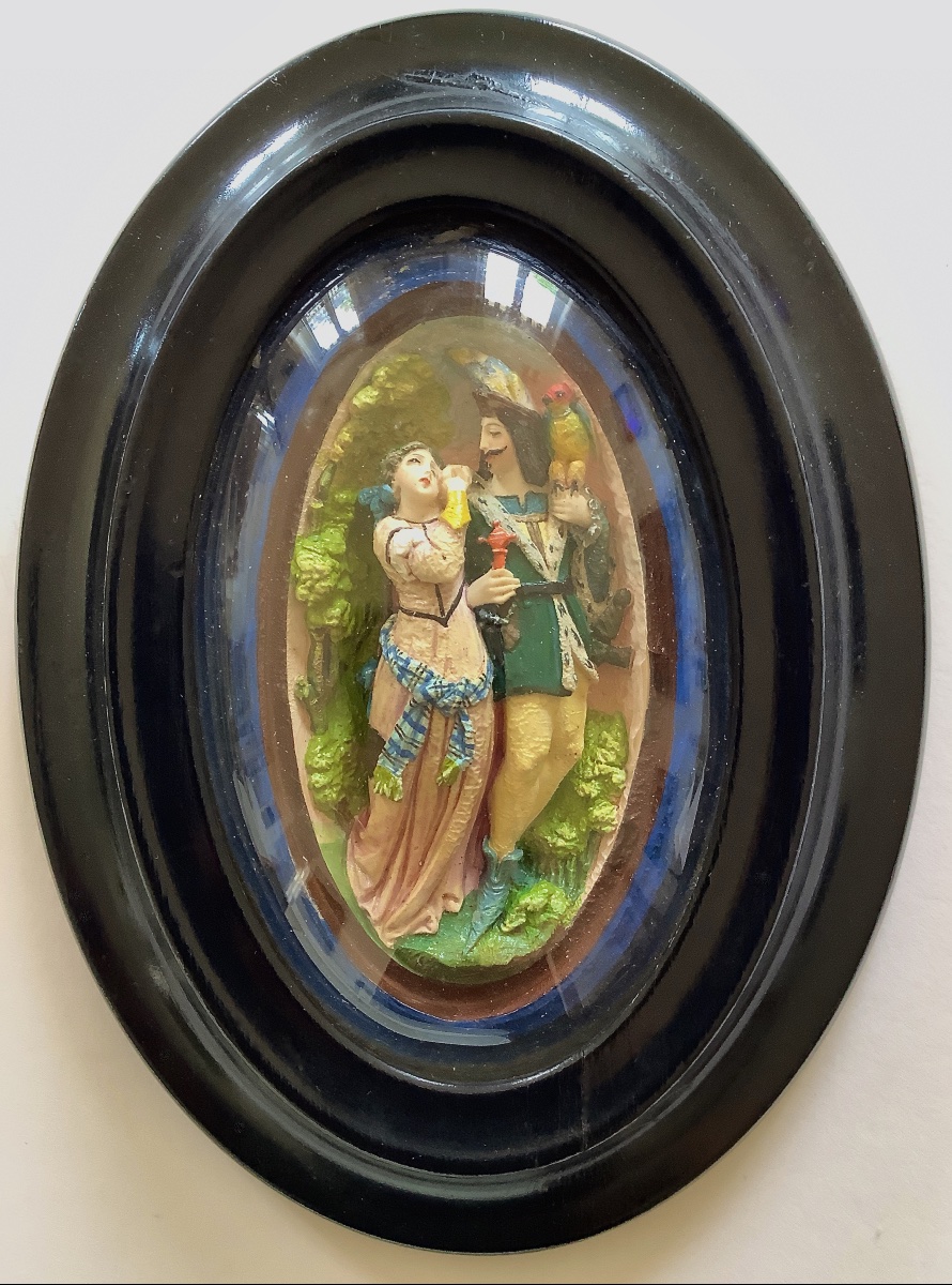 Paire de bas-reliefs colorés représentant des couples amoureux-photo-4