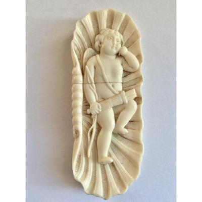 Pin Box. Ivory. 18th Century. Cupid In A Shell