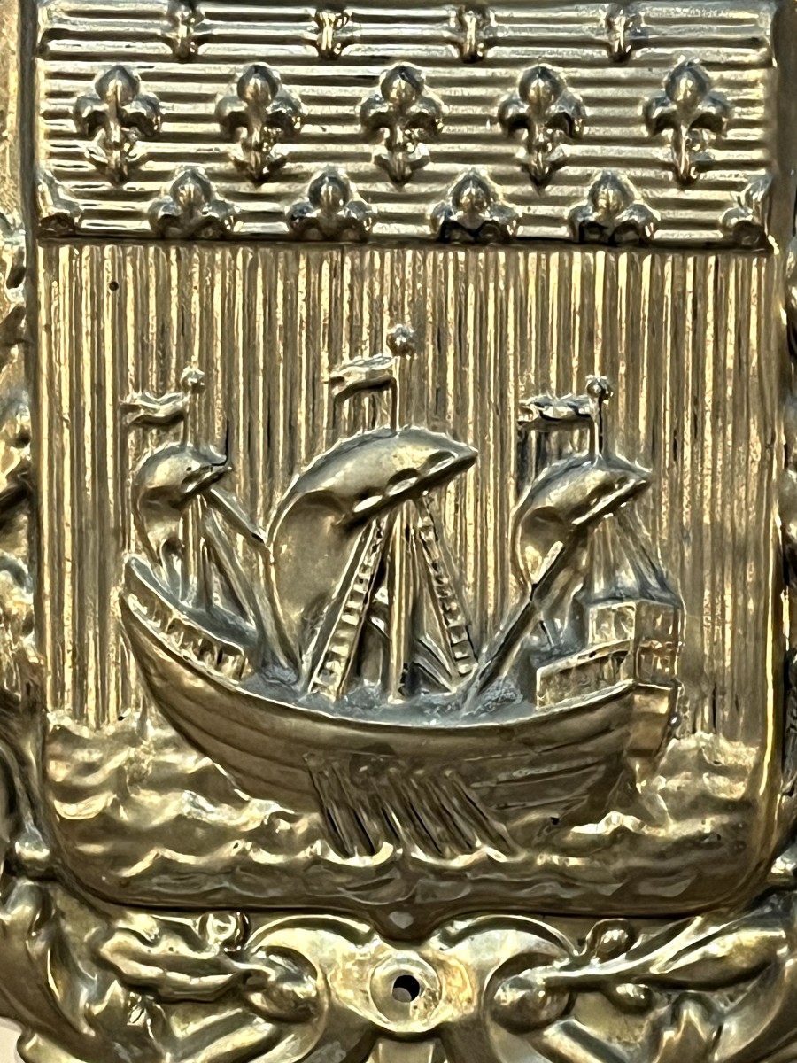Écusson aux armoiries de la Ville de Paris, réalisé pour les rames du métro Sprague-Thomson.-photo-2