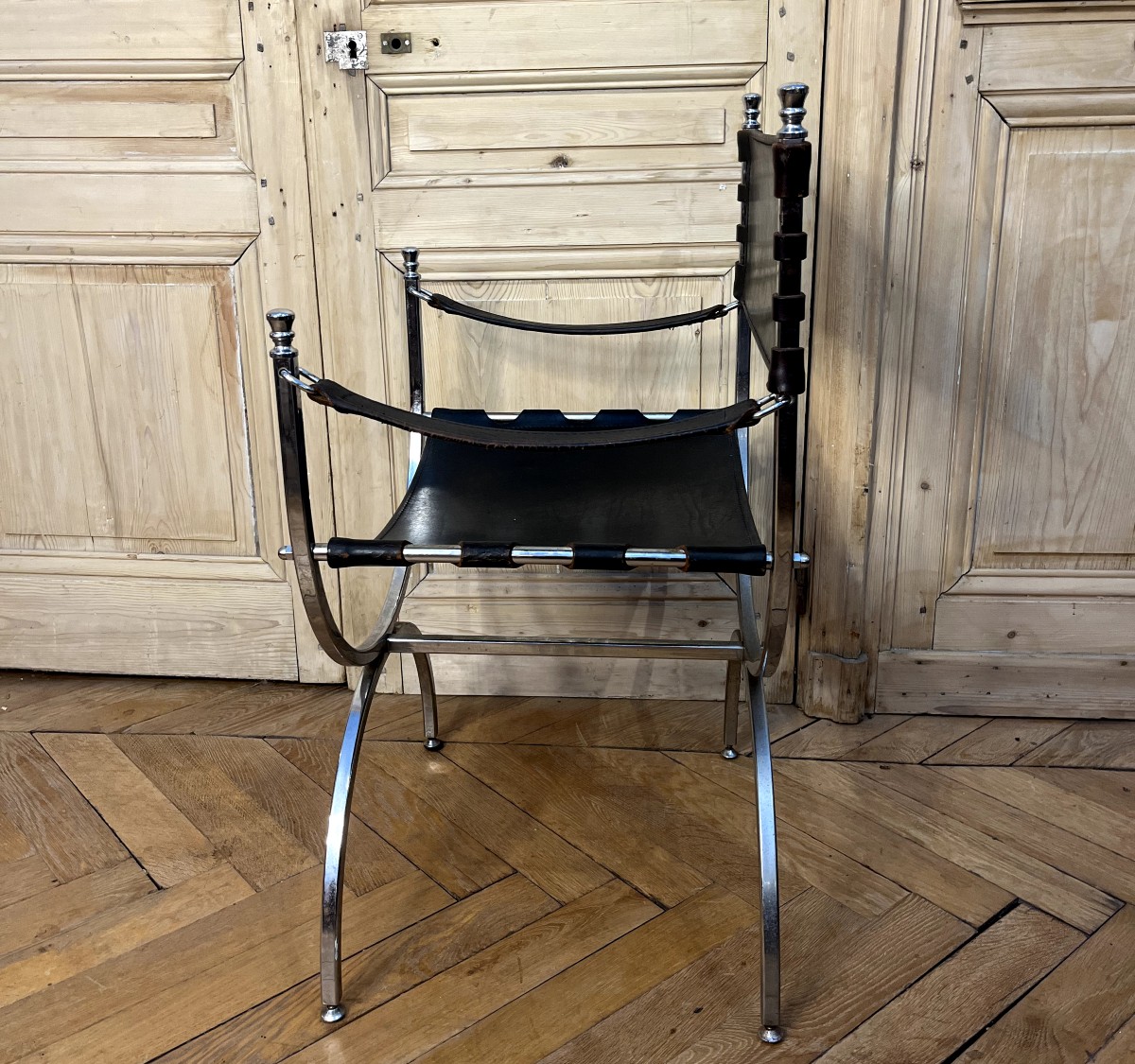  Suite de 4 Fauteuils modèle  SAVONAROLA   Maison JANSEN   1970-photo-1