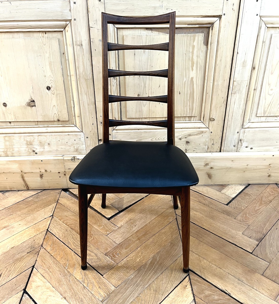 Suite de Huit chaises en Palissandre de Rio  modèle "Lis" de Niels Koefoed -photo-3