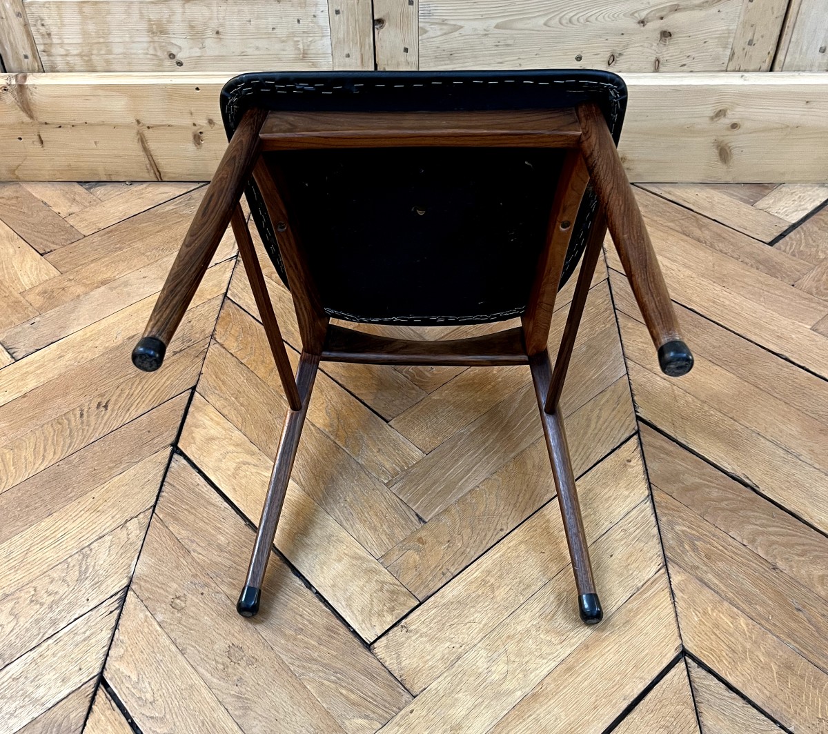 Suite de Huit chaises en Palissandre de Rio  modèle "Lis" de Niels Koefoed -photo-5