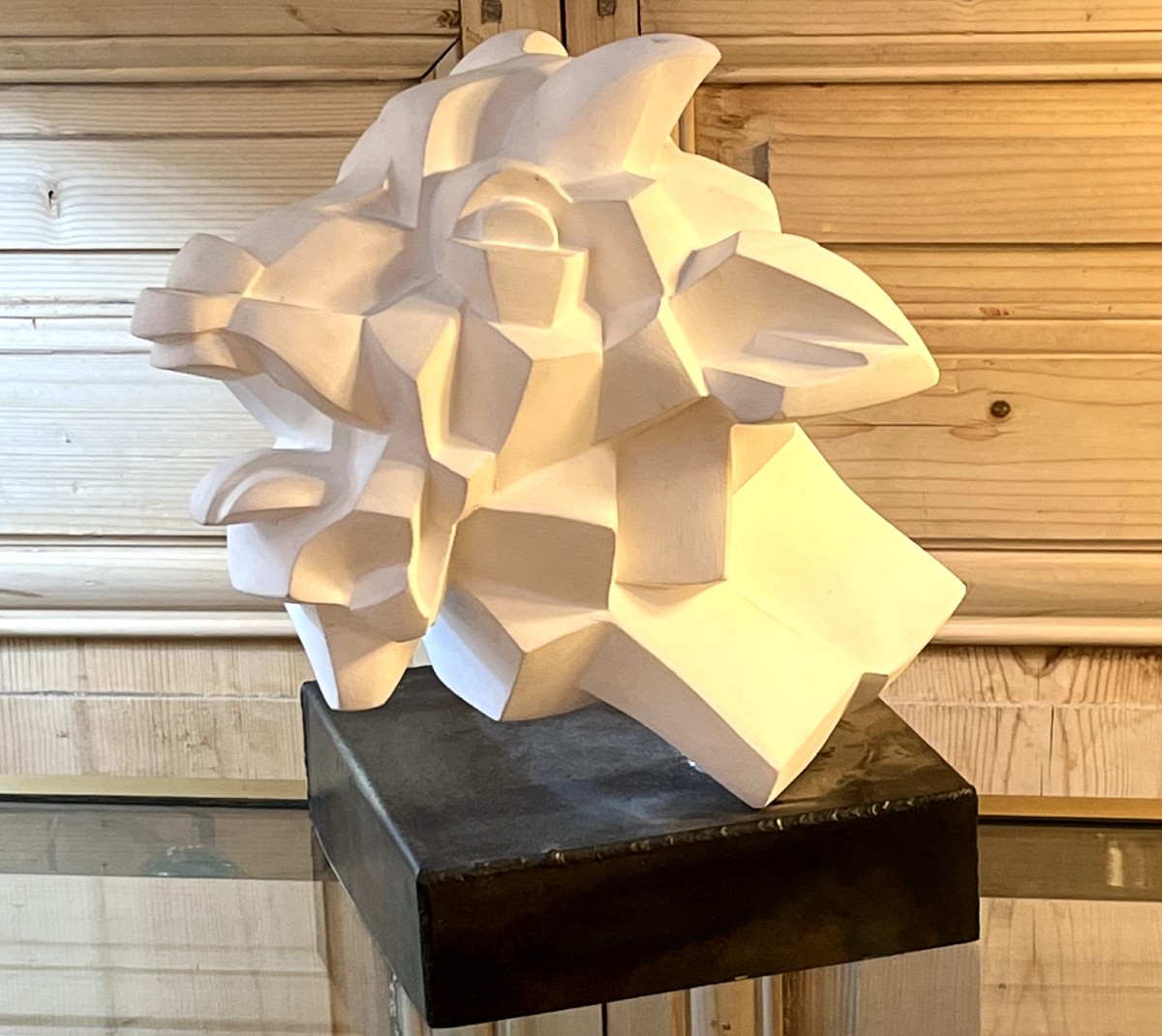 Perrine Le Bars (1977)  Tête de Chèvre stylisée en plâtre sur socle en acier  