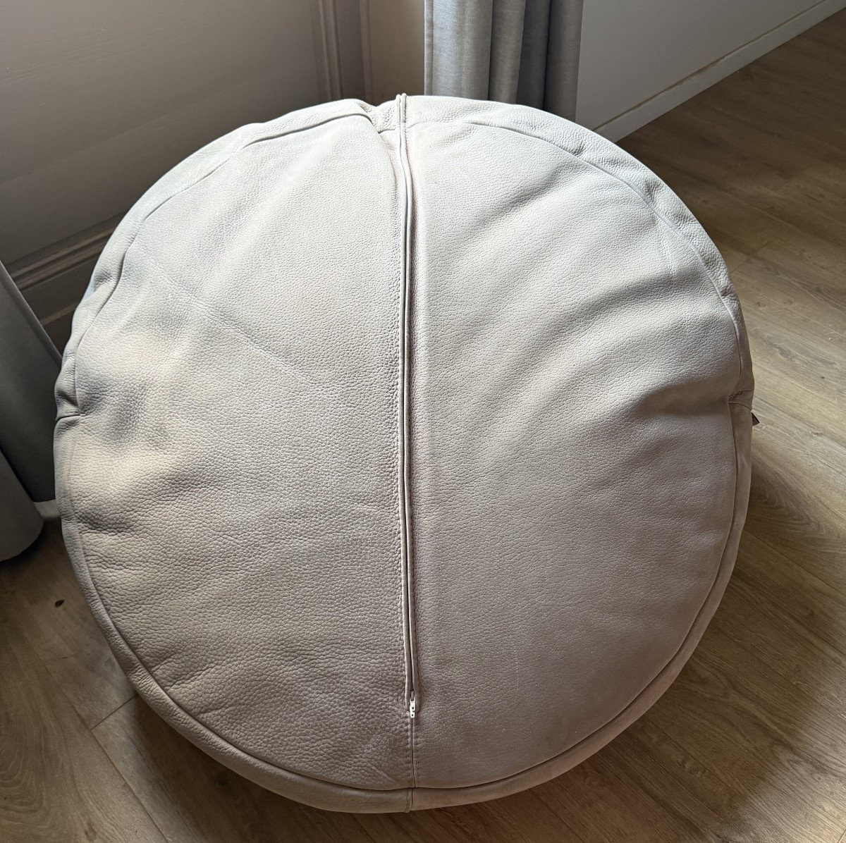 Fauteuil « ÉTOILE » par Mauricio Manzoni et Roberto Tapinassi, édité par la maison STEINER.-photo-2