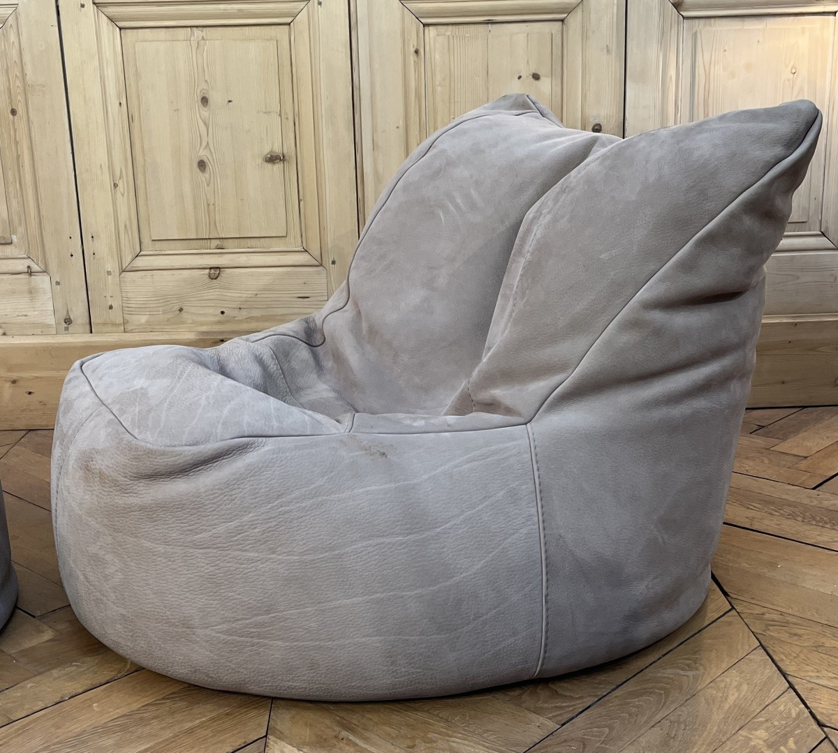 Fauteuil « ÉTOILE » par Mauricio Manzoni et Roberto Tapinassi, édité par la maison STEINER.-photo-8