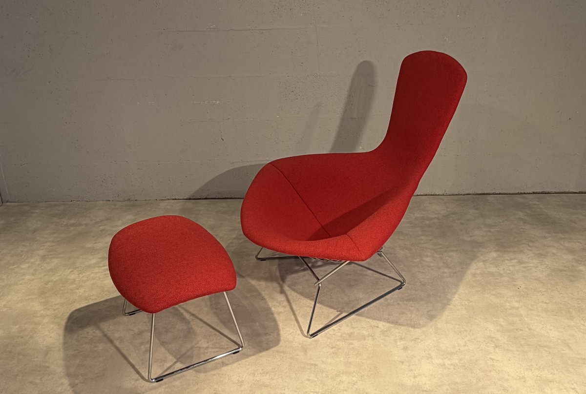 Fauteuil Bertoia High-Back Chair, ou « Bird Chair » et son repose-pieds. Édition Knoll.-photo-2