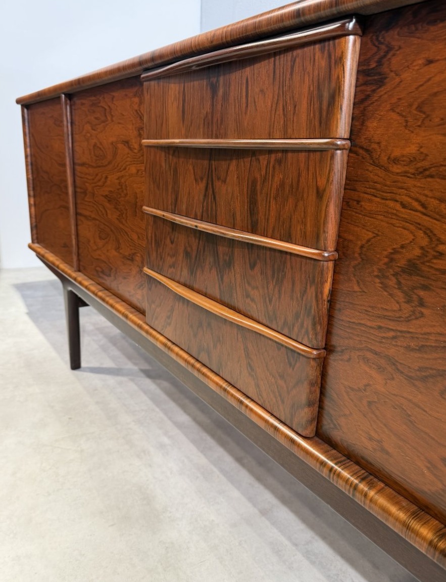  Scandinavian-inspired Sideboard Crafted From A Remarkable Rio Rosewood Veneer-photo-3