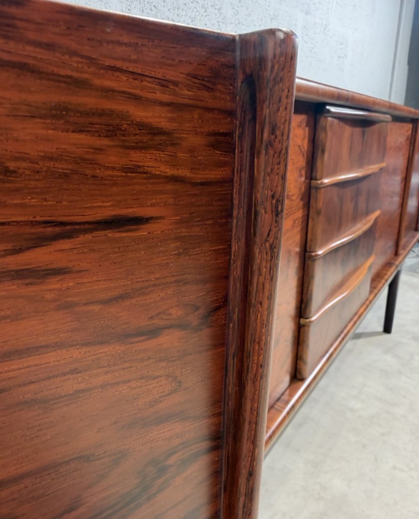  Scandinavian-inspired Sideboard Crafted From A Remarkable Rio Rosewood Veneer-photo-5